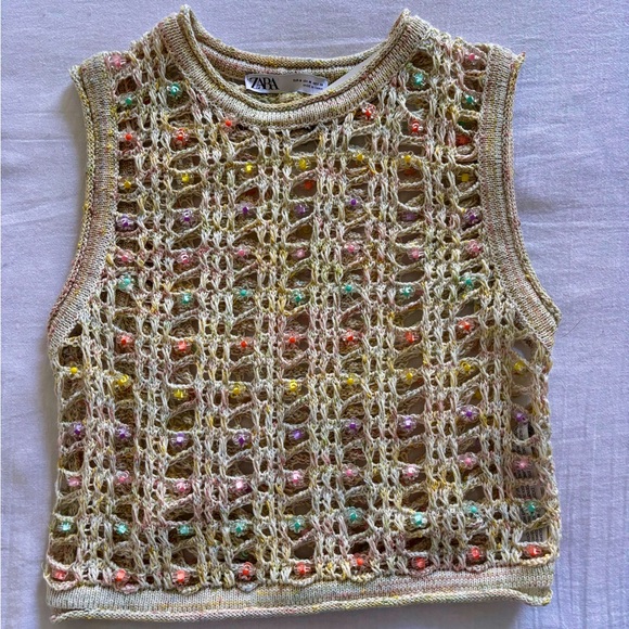 Zara cropped knit vest with charms
Never worn - Picture 1 of 3